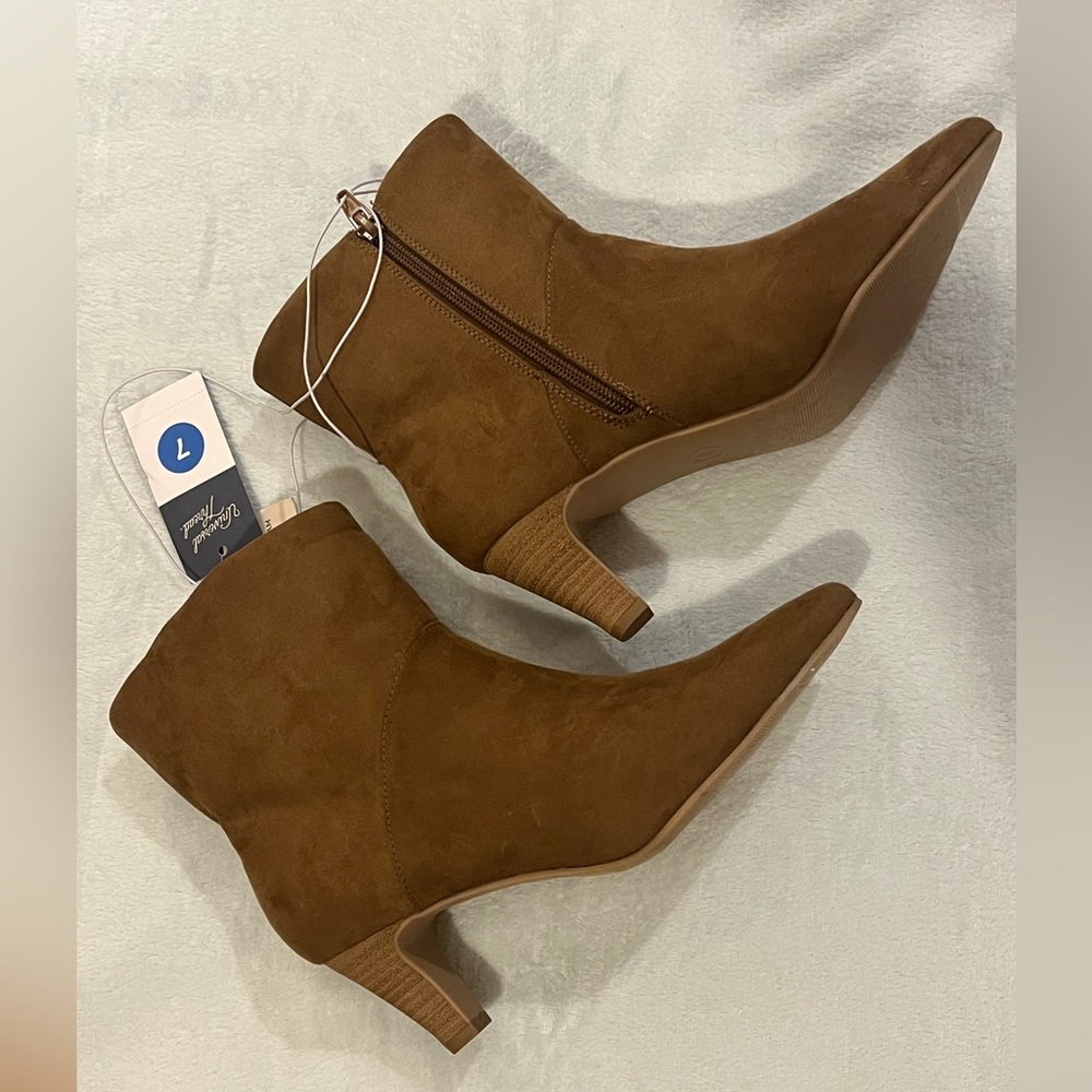 Faux suede booties / ankles boots. Memory foam Tan / rust color. Side zipper. 7 - Picture 2 of 10